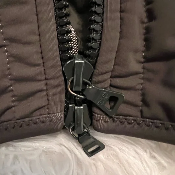 🎉HP🎉 PRADA Olive Green Quilted Double Zip Nylon Jacket - Picture 15 of 16